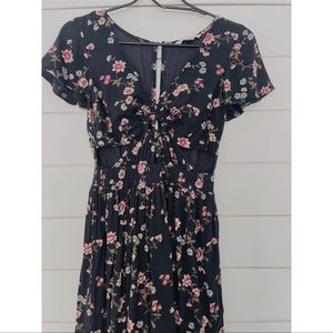 American Eagle floral cut out side dress size XS